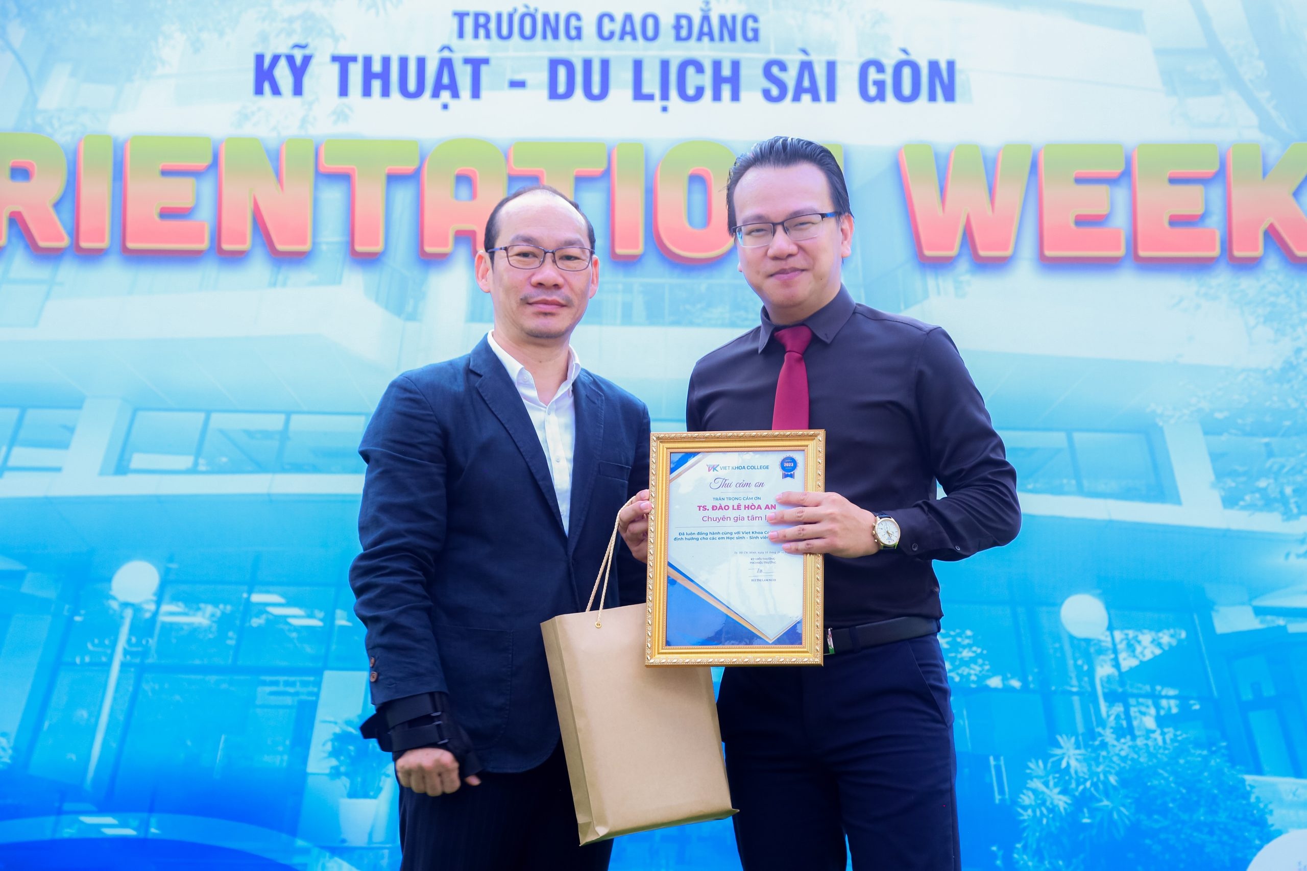 Ths Le Viet Ha