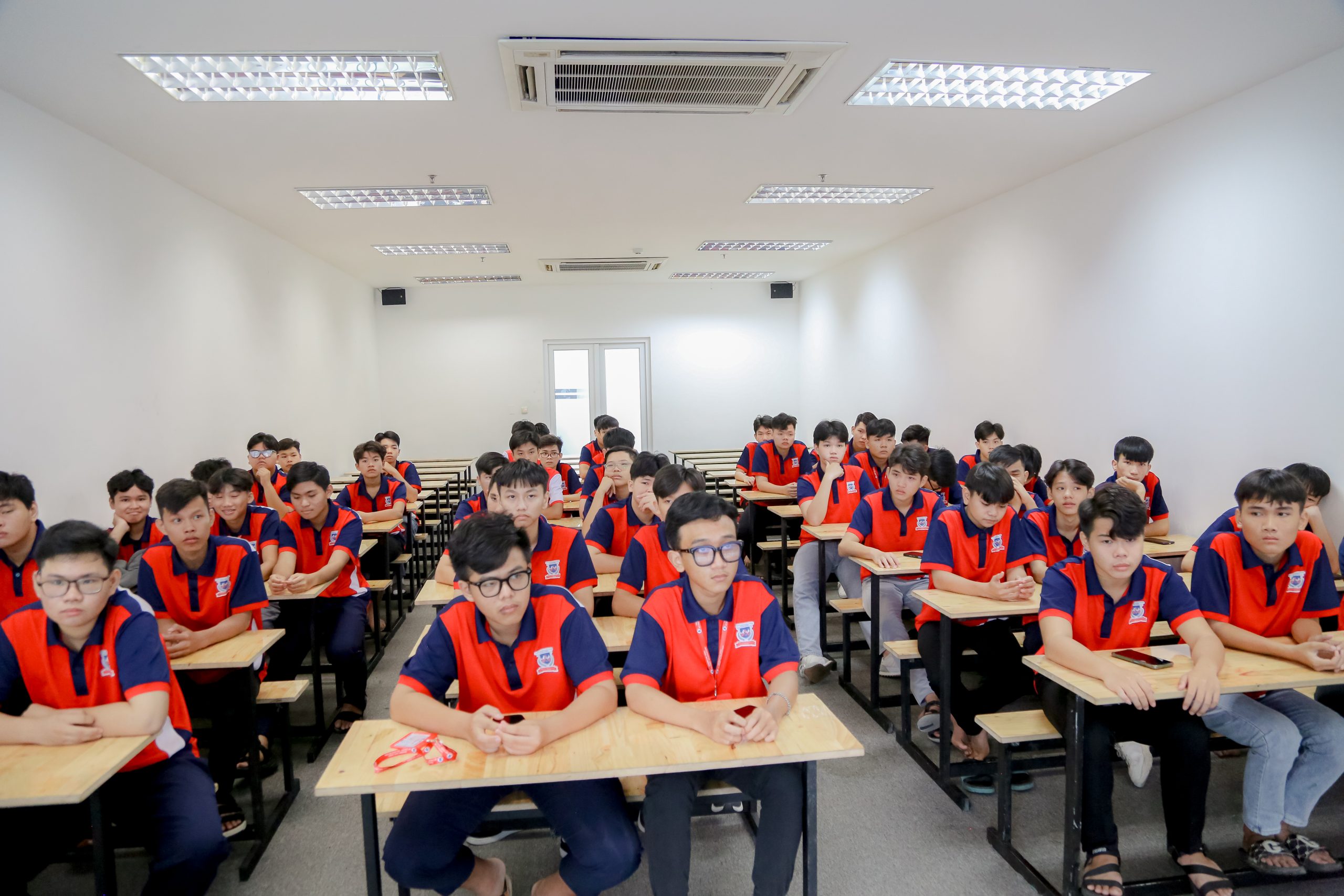 Sinh viên K24 sinh hoạt với Khoa Sinh viên K24 sinh hoạt với Khoa