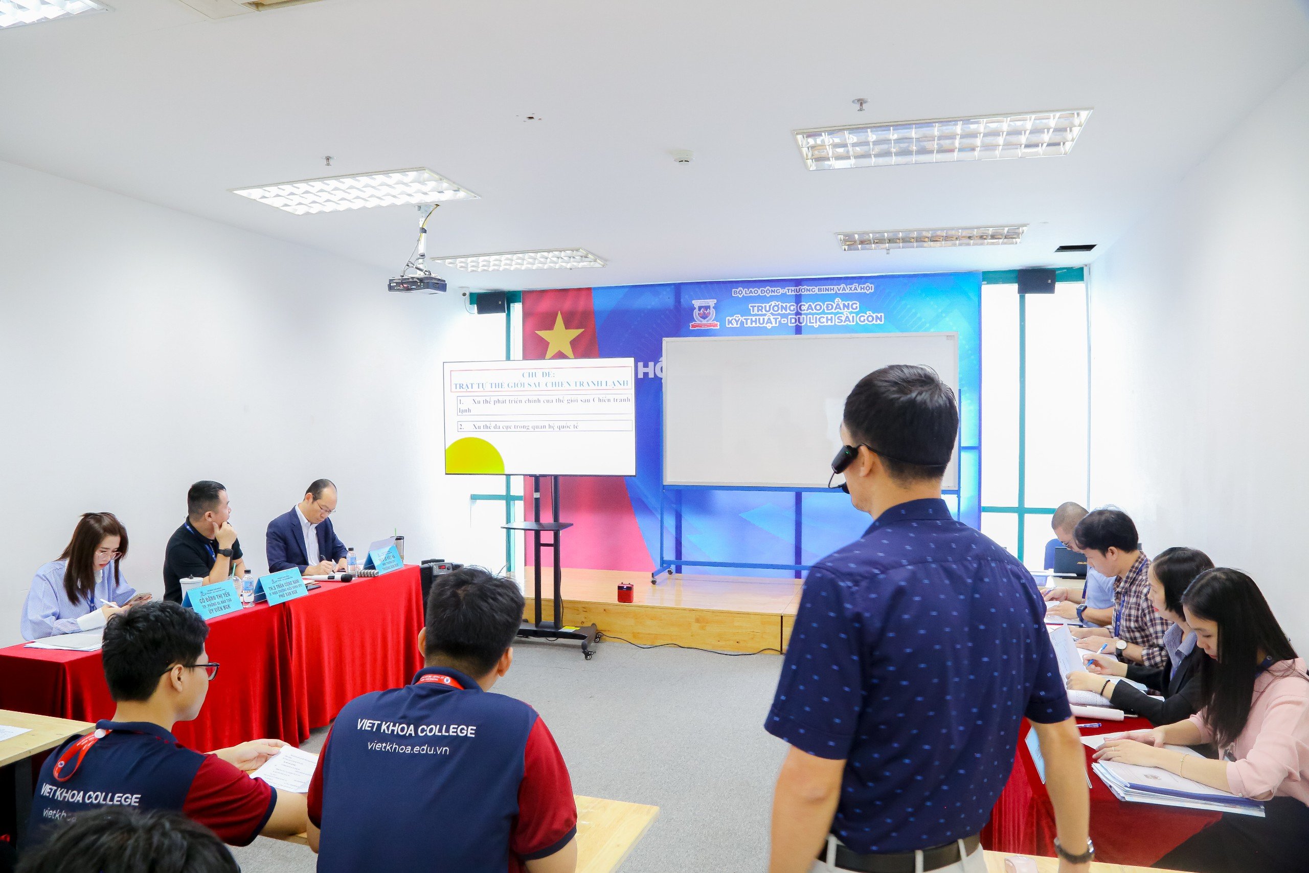 Phần thi của Khoa Khoa học cơ bản