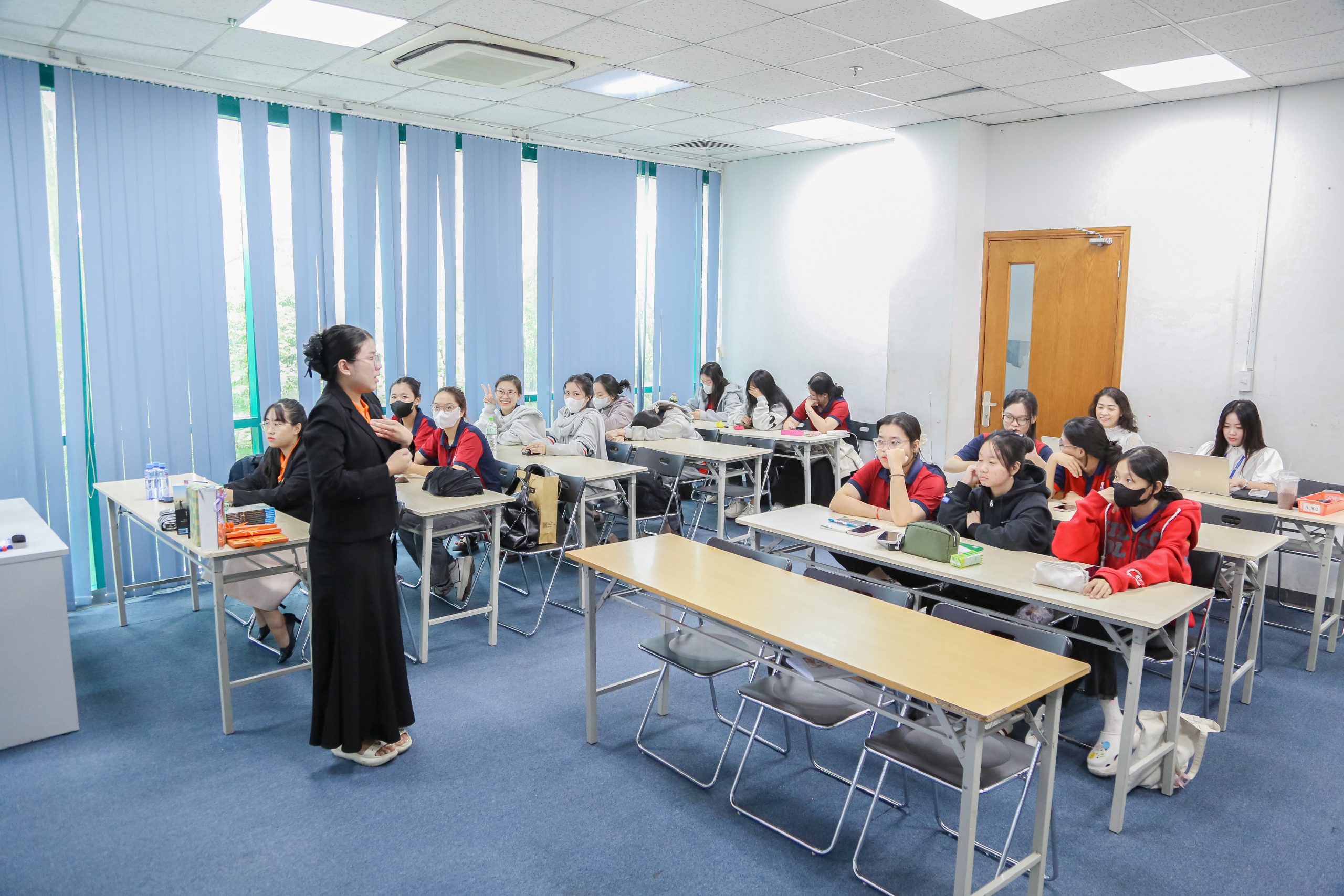 workshop-ky-nang-giao-tiep-chuyen-nghiep-stc (4)