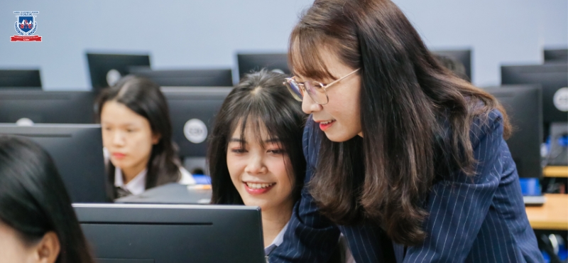 Chương trình đào tạo thực hành chuyên sâu, giúp sinh viên thành thạo công cụ thiết kế và xây dựng hồ sơ ấn tượng ngay khi còn đi học Chương trình đào tạo thực hành chuyên sâu, giúp sinh viên thành thạo công cụ thiết kế và xây dựng hồ sơ ấn tượng ngay khi còn đi học