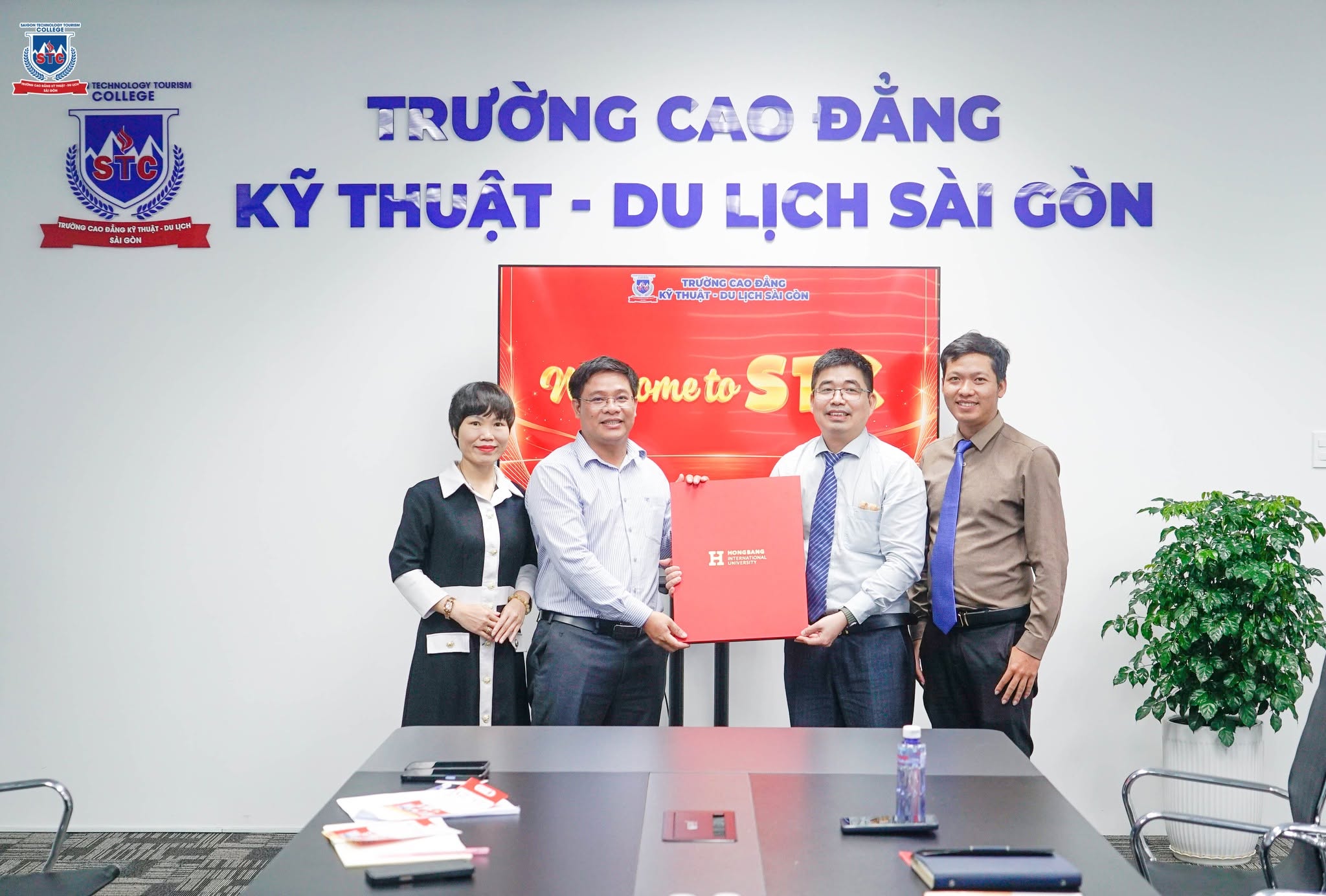 stc-ket-noi-voi-dh-hong-bang