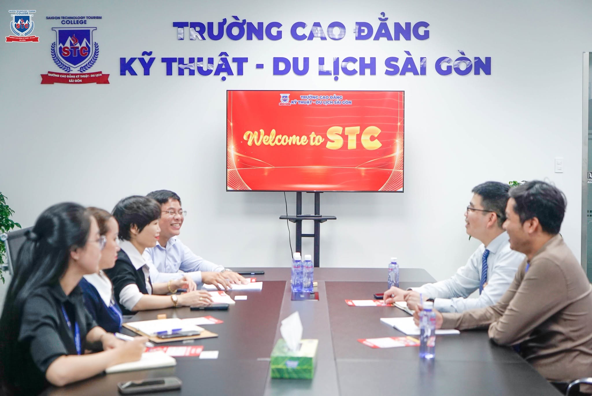 stc-ket-noi-voi-dh-hong-bang