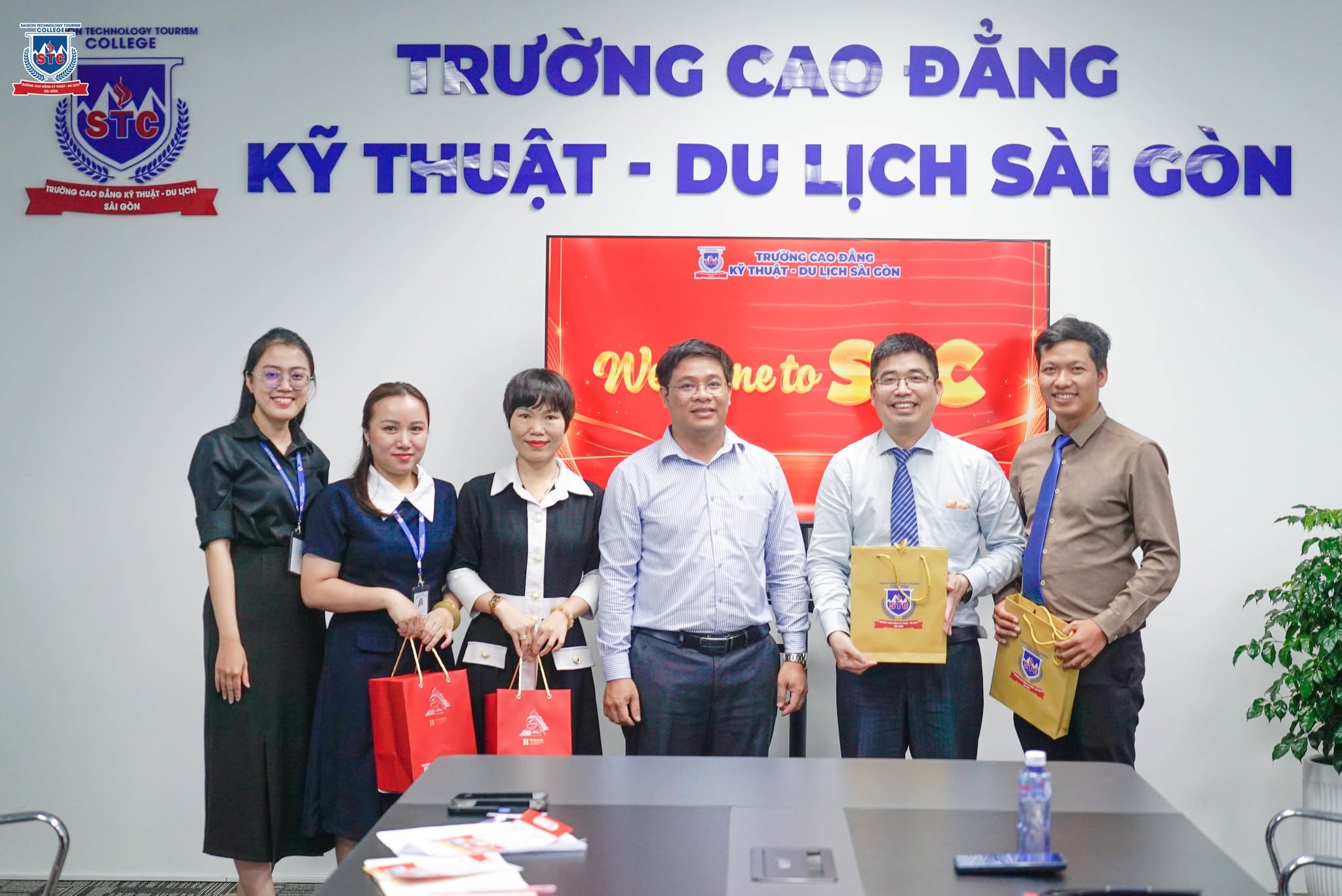 stc-ket-noi-voi-dh-hong-bang2