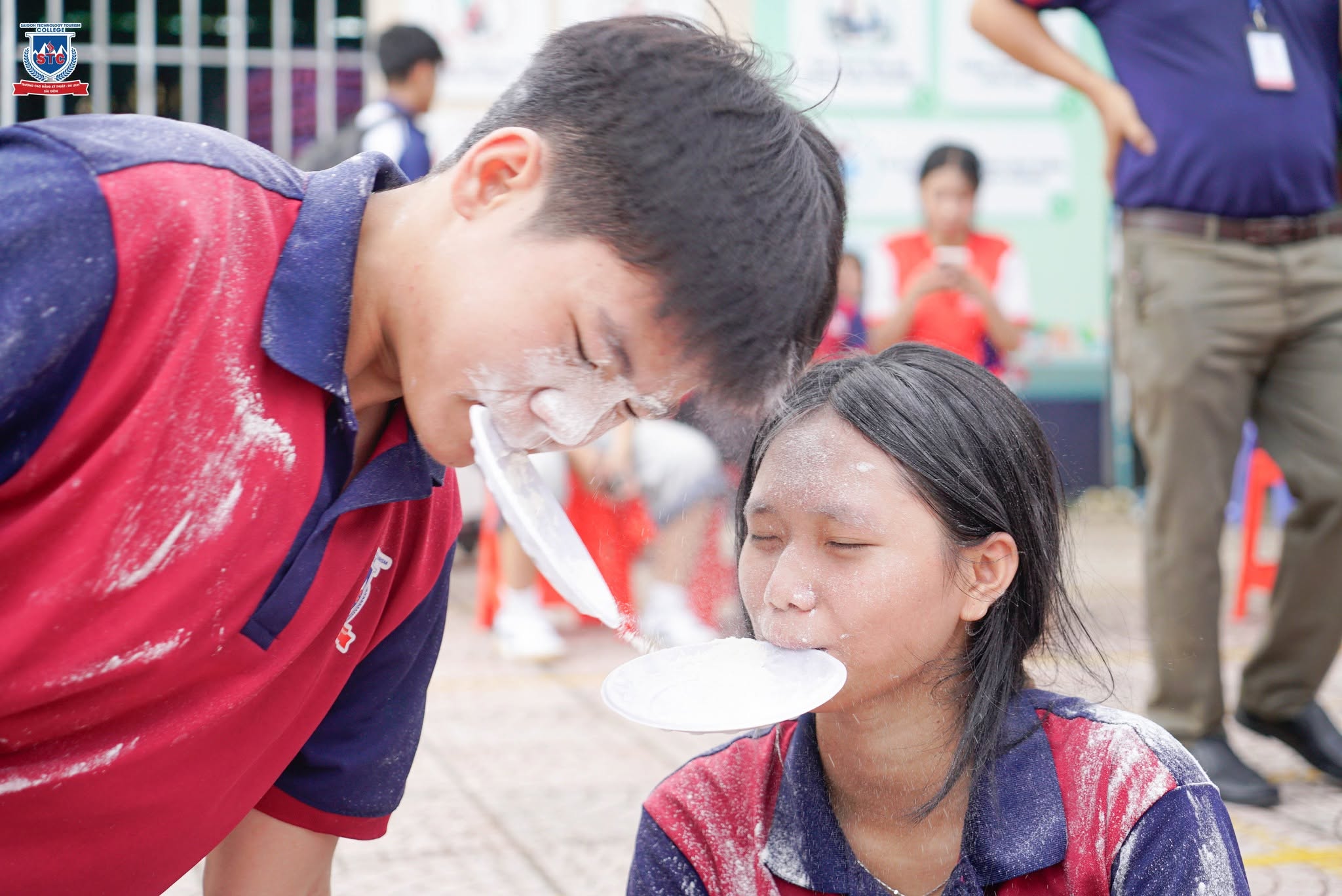 Những màn tiếp sức đầy hào hứng mang đến không khí sôi nổi, lan tỏa tinh thần đoàn kết và nhiệt huyết của tuổi trẻ STC