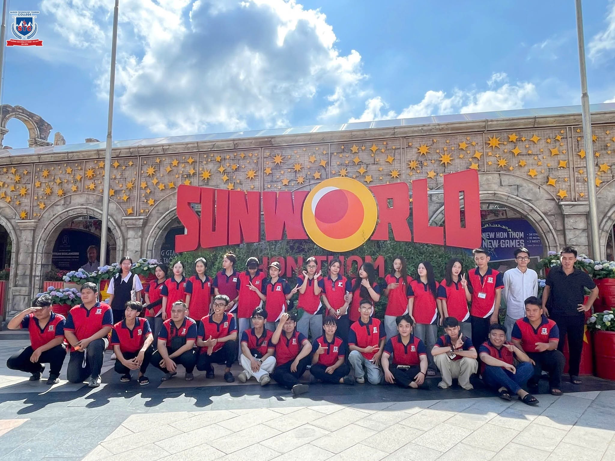 Sinh viên Khoa Du lịch STC có mặt tại Sun World Phú Quốc, sẵn sàng bắt đầu hành trình thực tập và học hỏi từ môi trường doanh nghiệp
