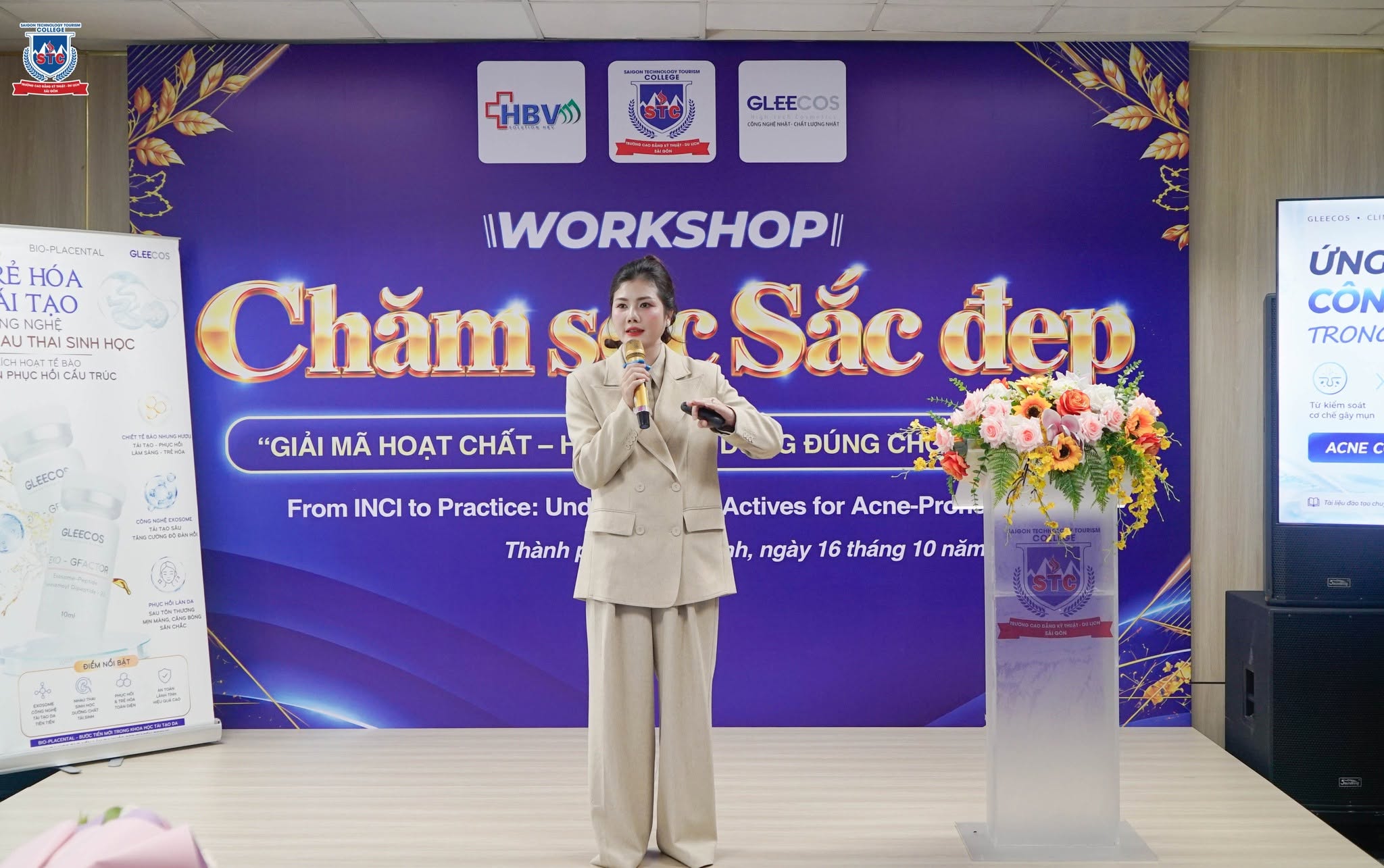 Chuyên gia làm đẹp chia sẻ - Đại diện Hệ thống Dược mỹ phẩm sinh học Gleecos tại workshop